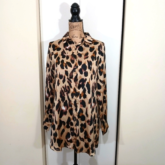 Forever 21 NEW Animal Leopard Print Button down Tunic Shirt Top M - Picture 1 of 2